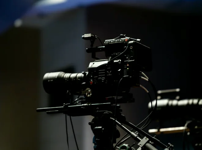 Matching a three-camera chain